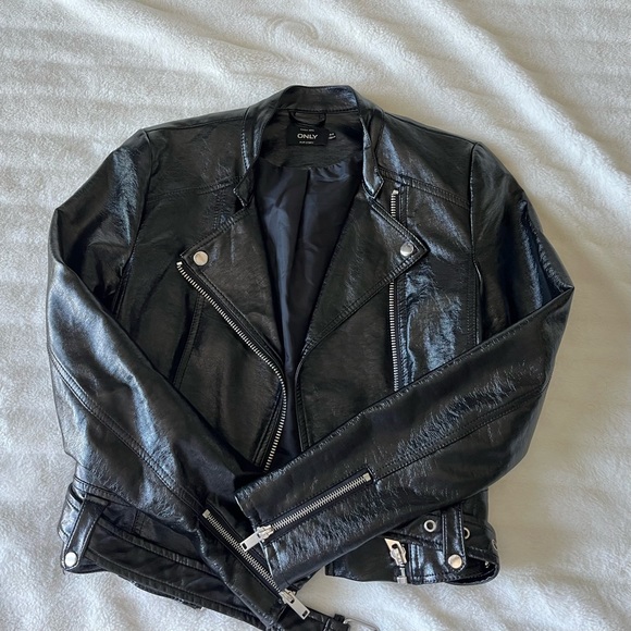 Only shiny pleather jacket - Picture 5 of 7